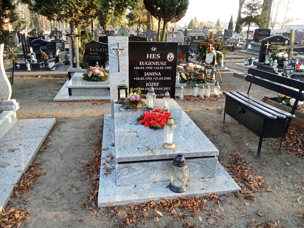 Grób JANINA HES