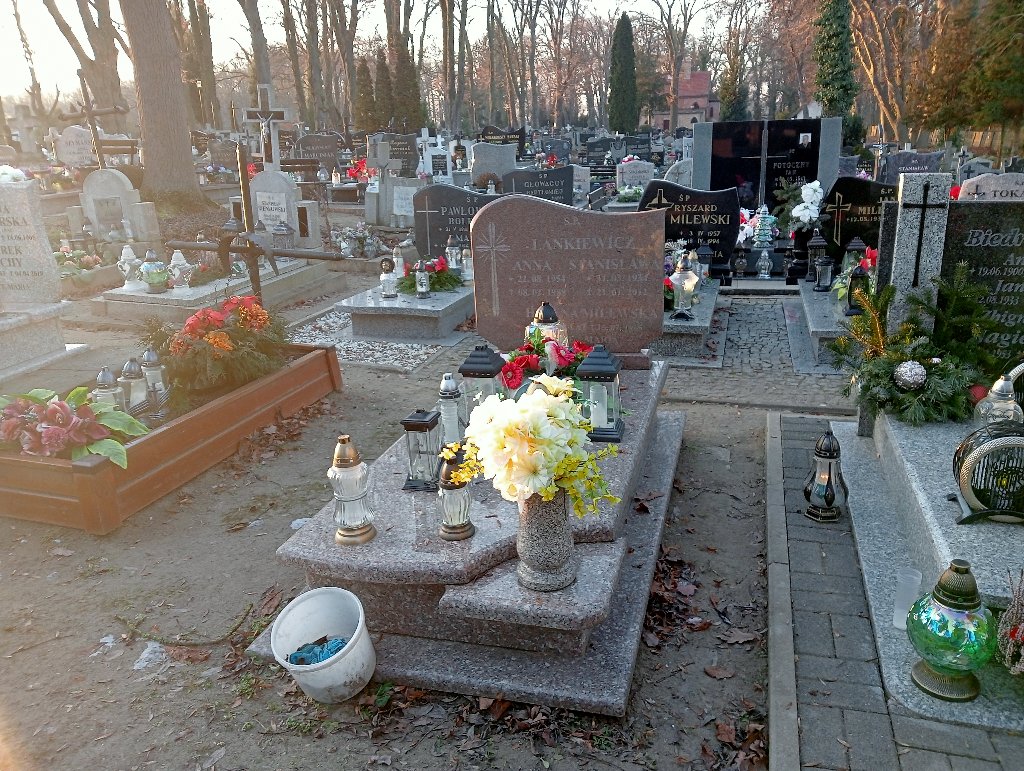 Grób HELENA MILEWSKA