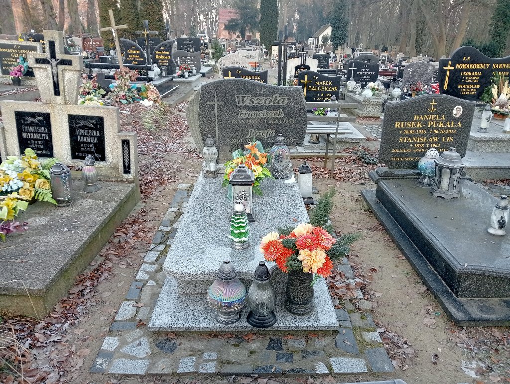 Grób FRANCISZEK WSZOŁA