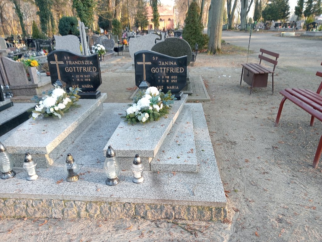 Grób JANINA GOTTFRIED