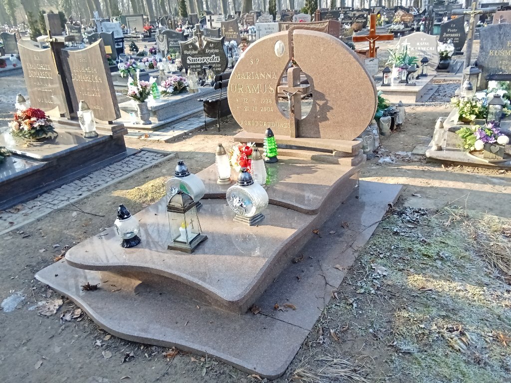 Grób MARIANNA ORAMUS