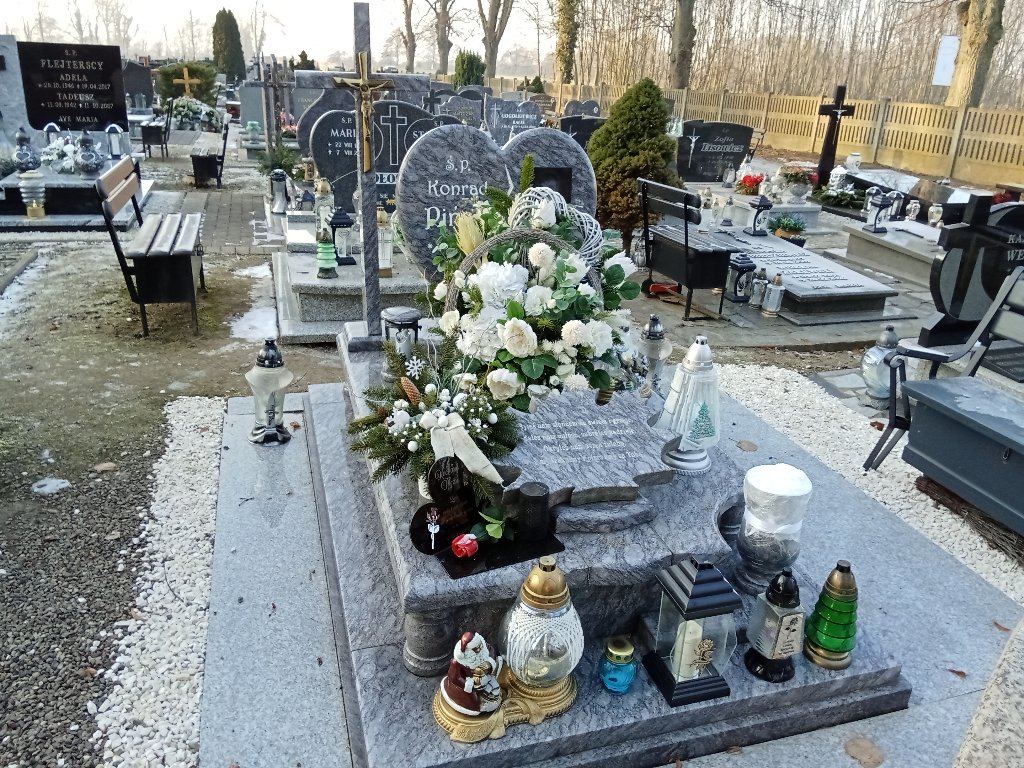 Grób KONRAD PIŃSKI