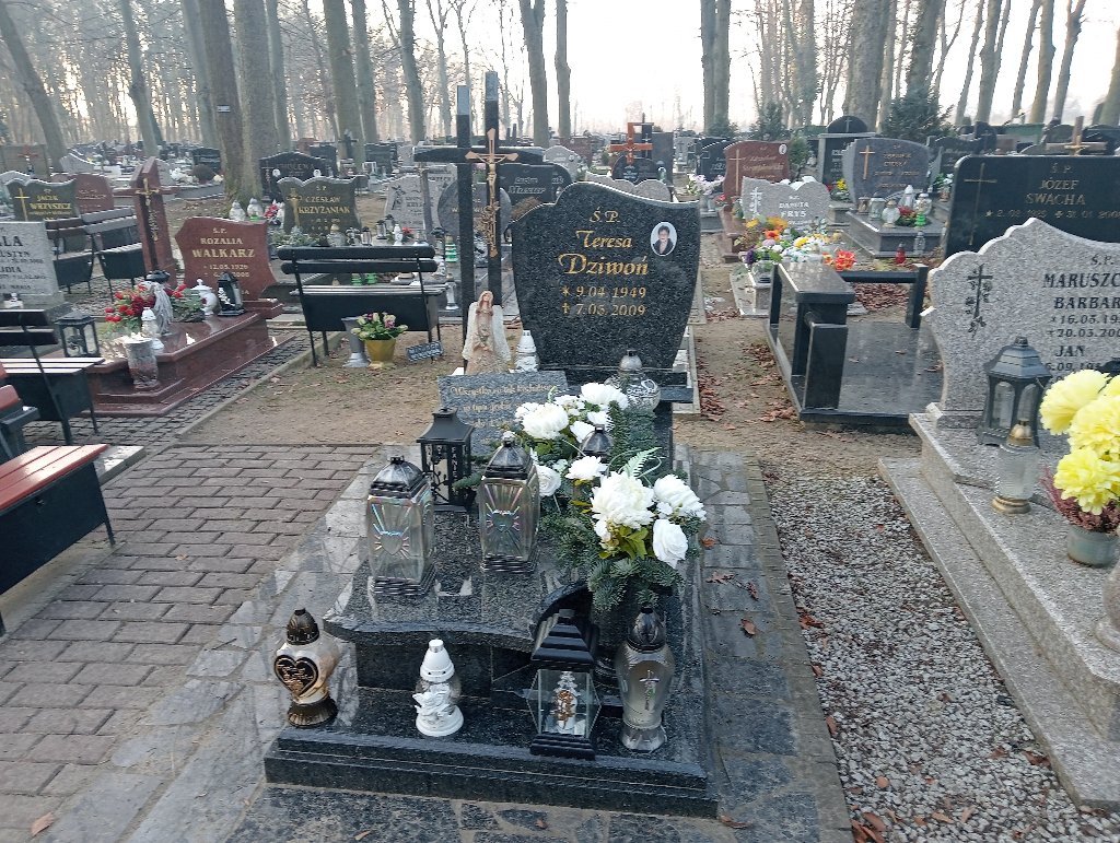 Grób TERESA DZIWOŃ